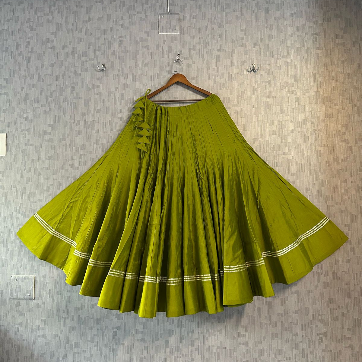 color parrot green