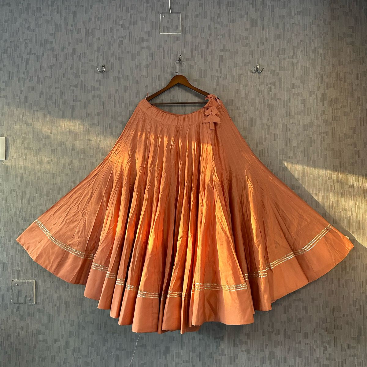 color peach