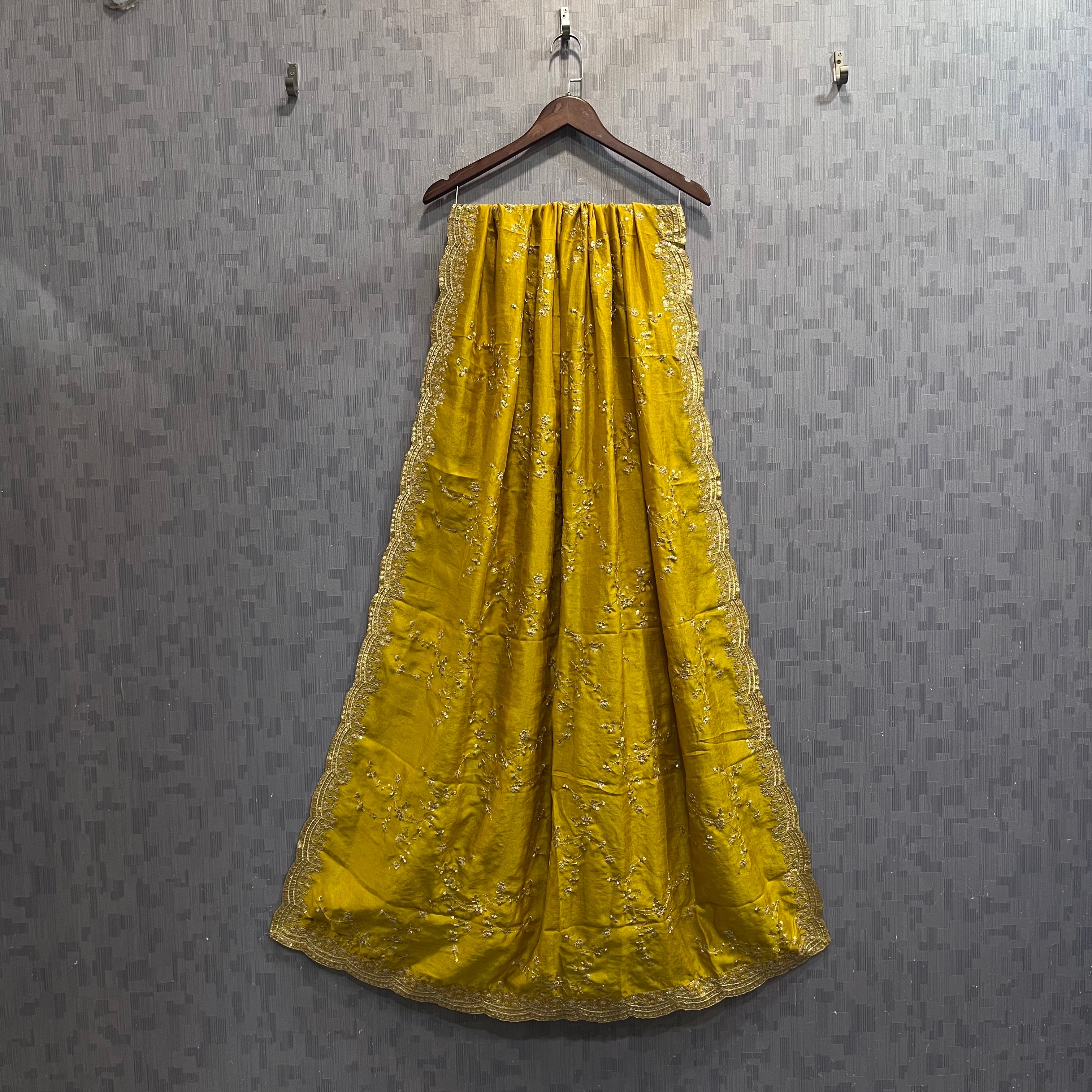 Volvo Jaal Dupatta