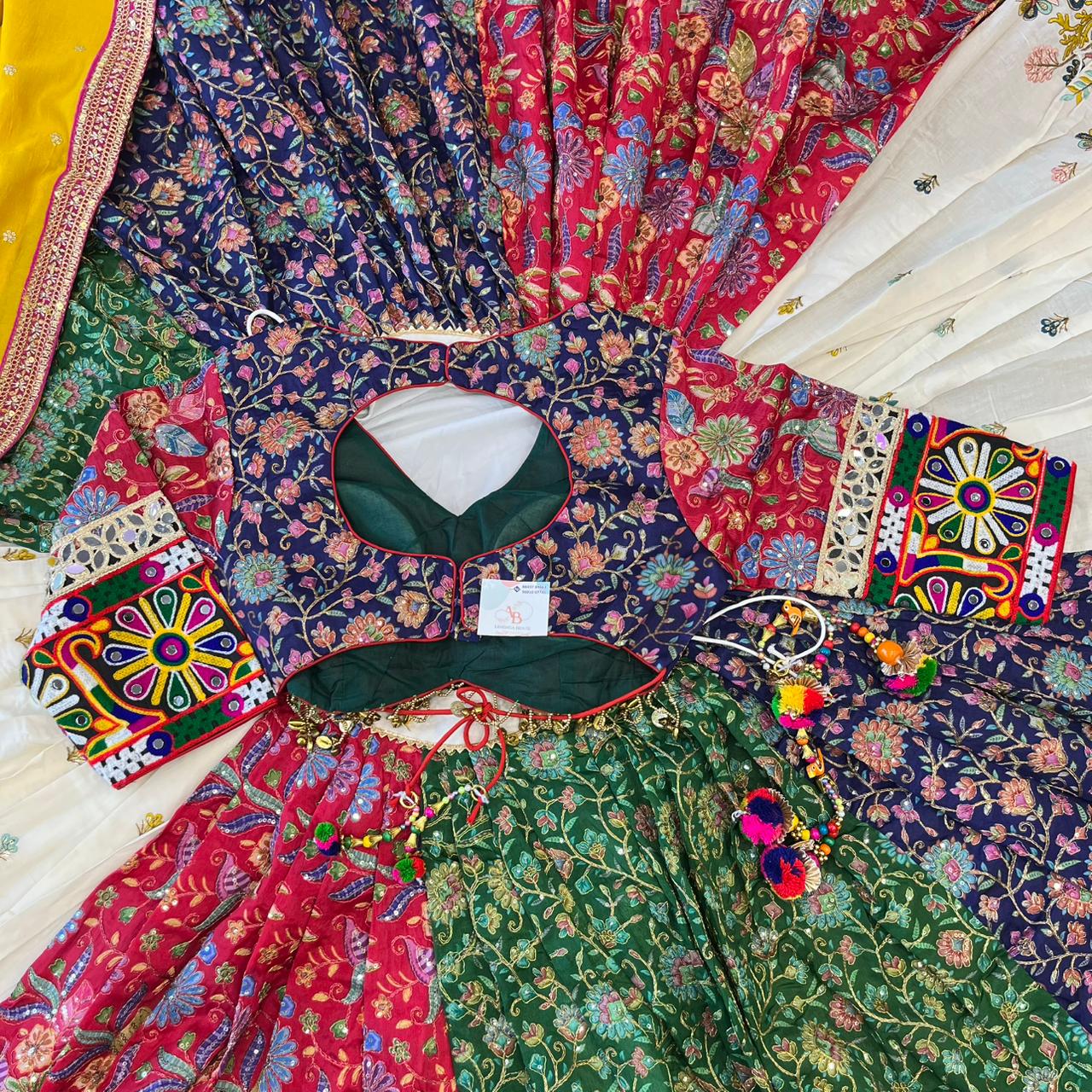 VANSHIKA MULTI-COLOUR SET