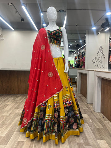 Mustard katchi Mirror set