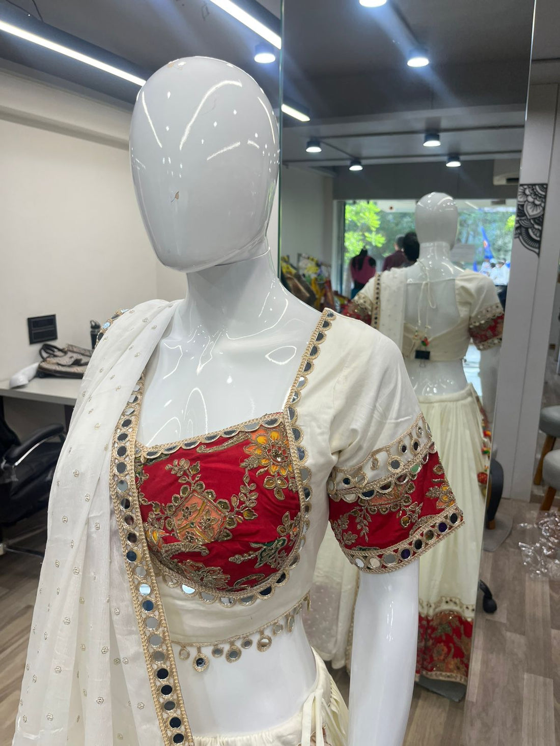 white side kadi set
