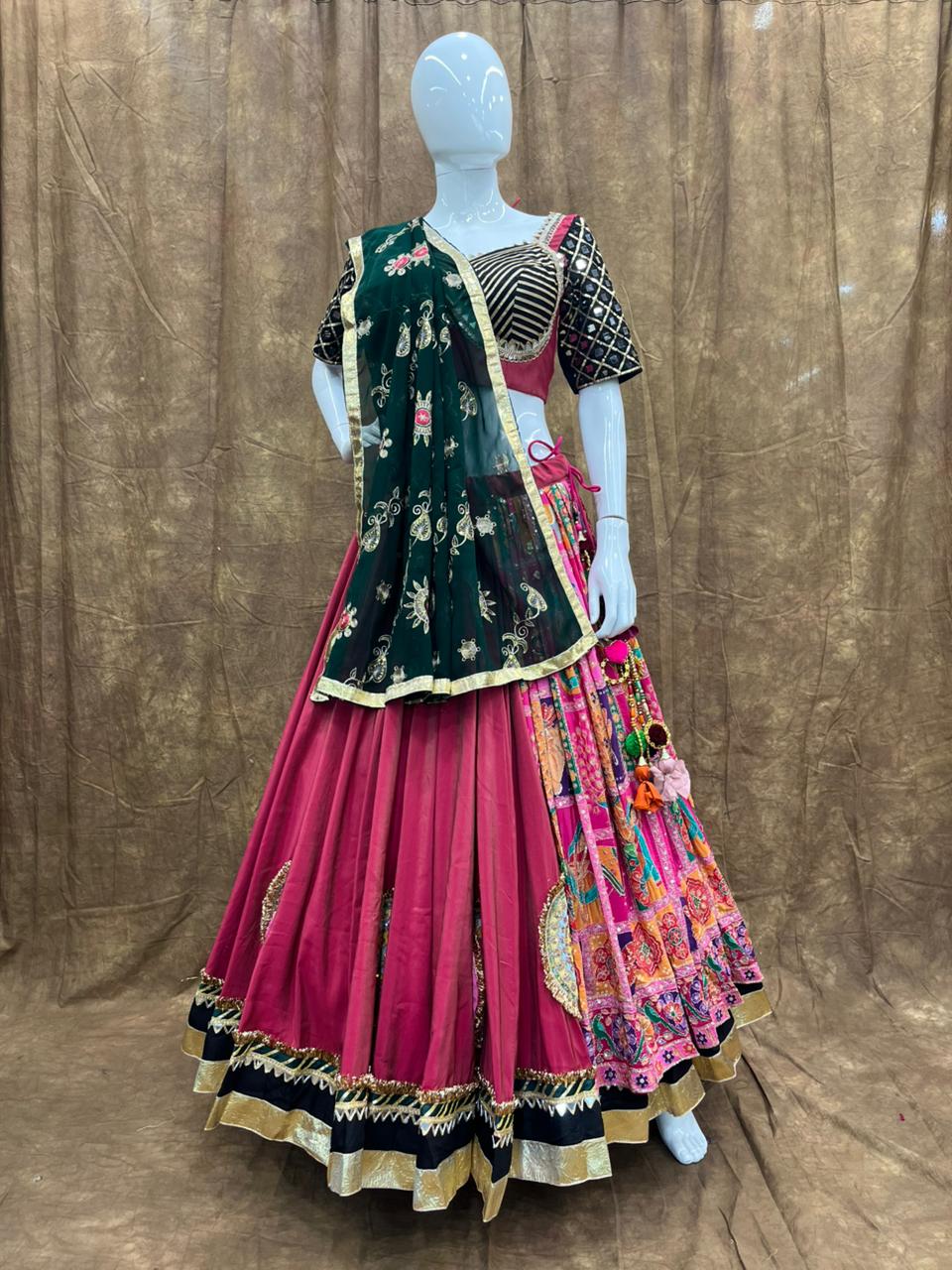 Gol Chakkar set