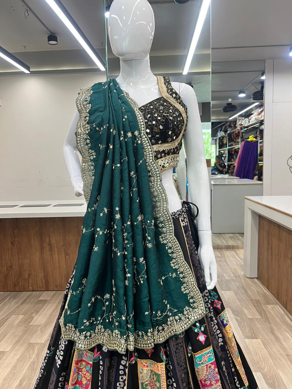 Mahii chaniya choli