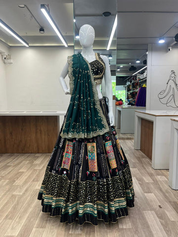 Mahii chaniya choli