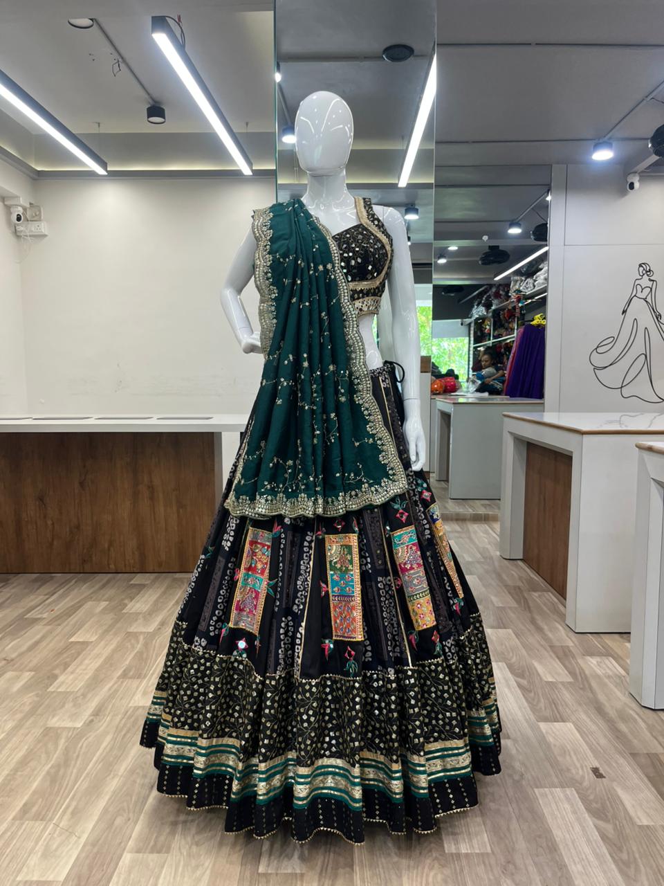 Mahii chaniya choli