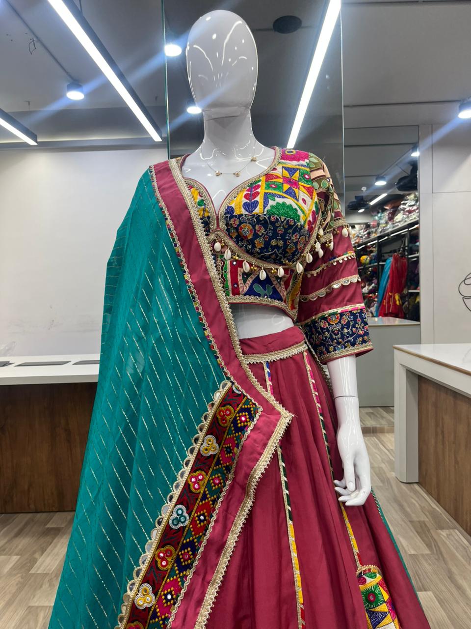 Gamthi Hathi Chaniya choli
