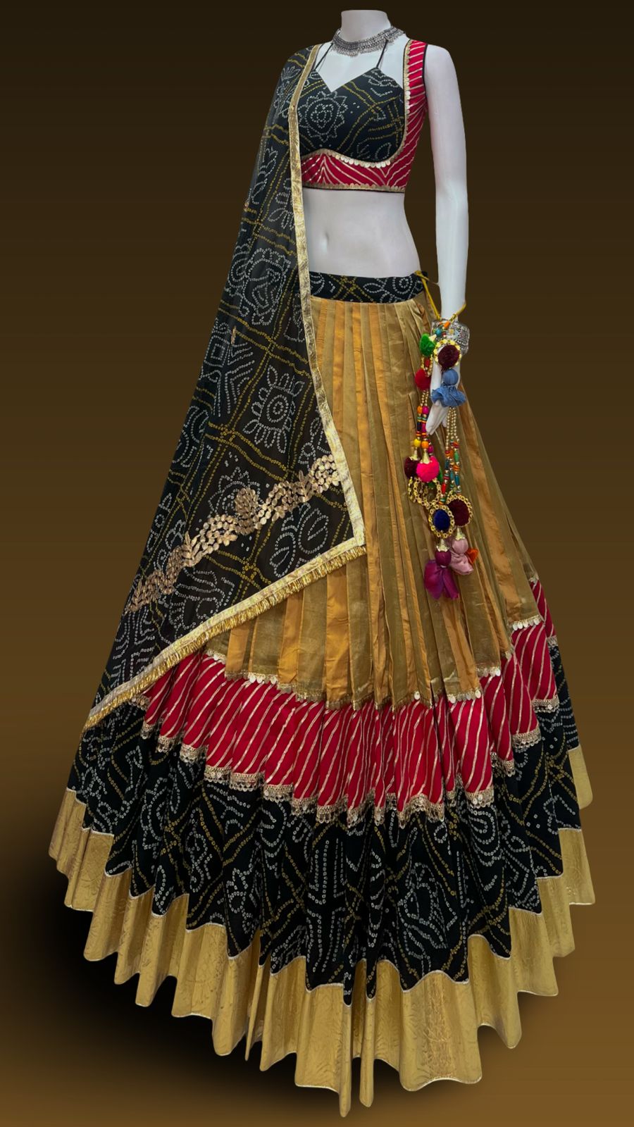 Bandhni Raas Chaniya Choli