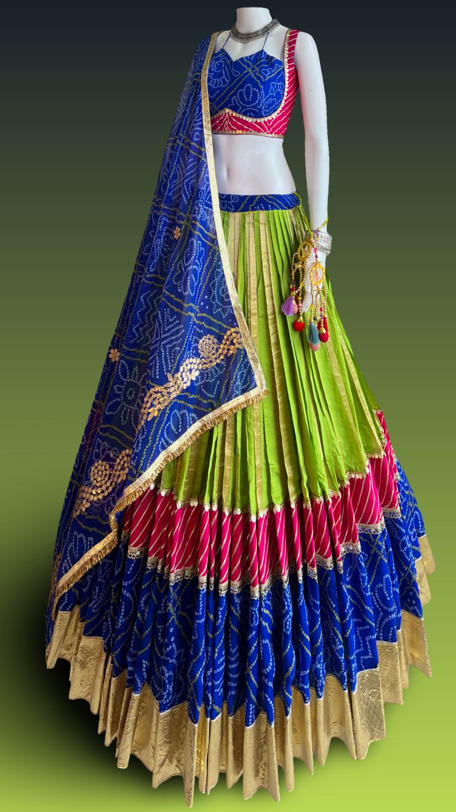 Bandhni Raas Chaniya Choli