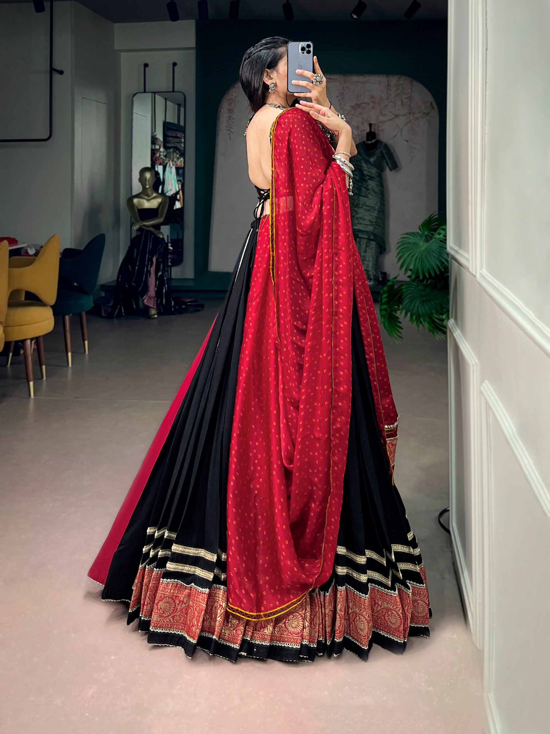Black Gamthi Set