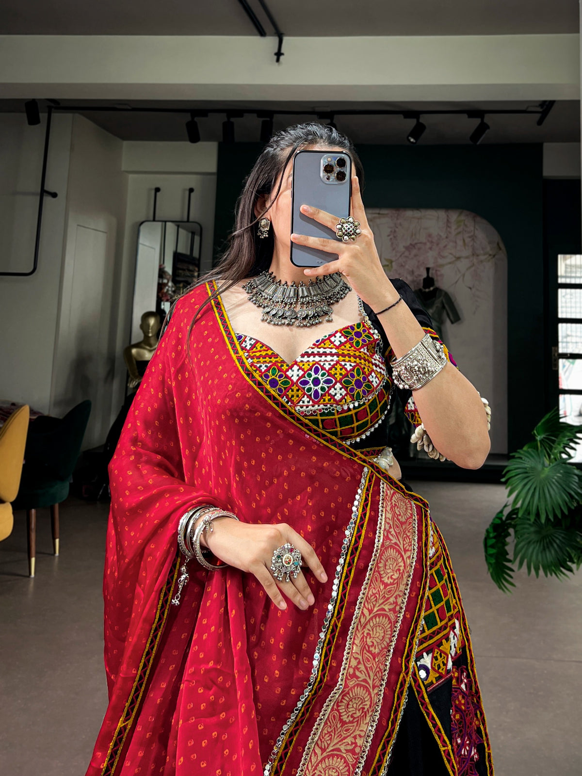 Black Gamthi Set
