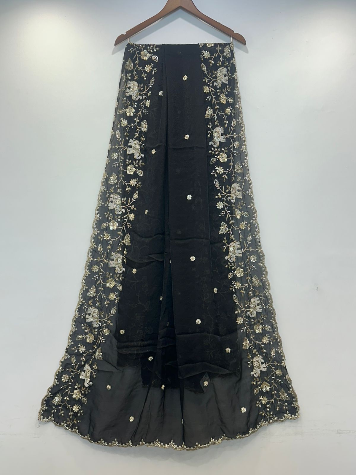 Pannel hathi dupatta