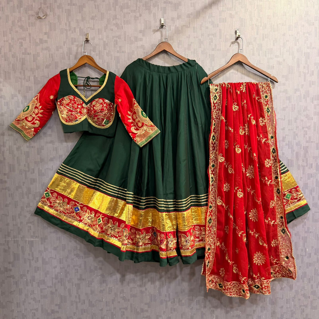 Rangleela Full set Lehengacholi