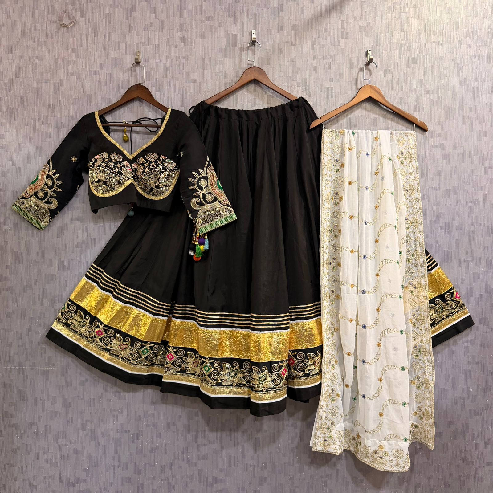Rangleela Full set Lehengacholi