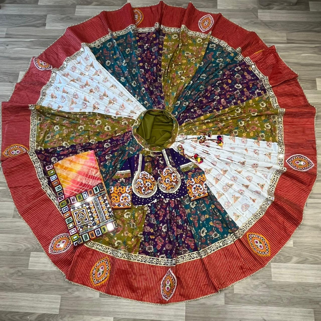 SUHANI MULTI-COLOUR SET