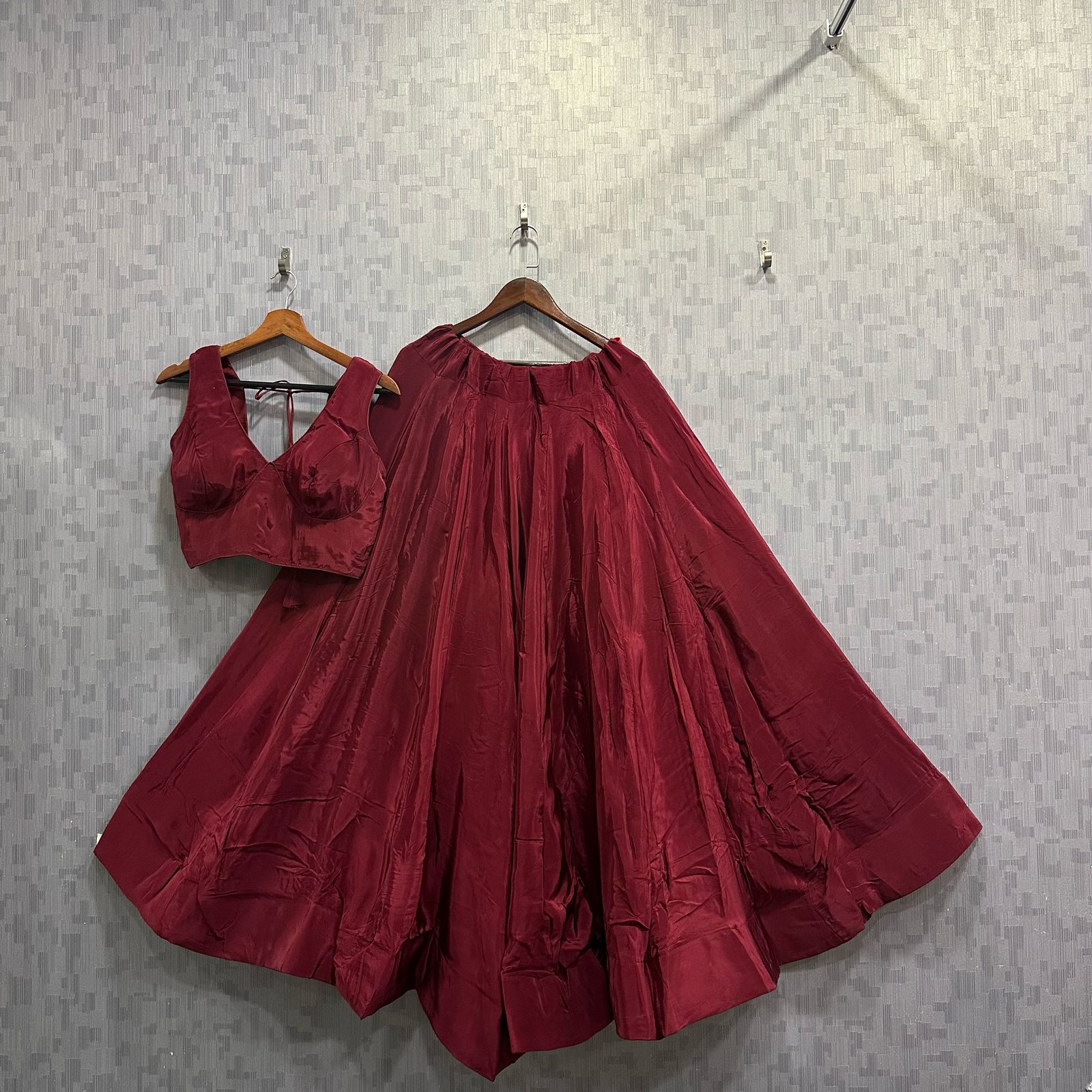color maroon